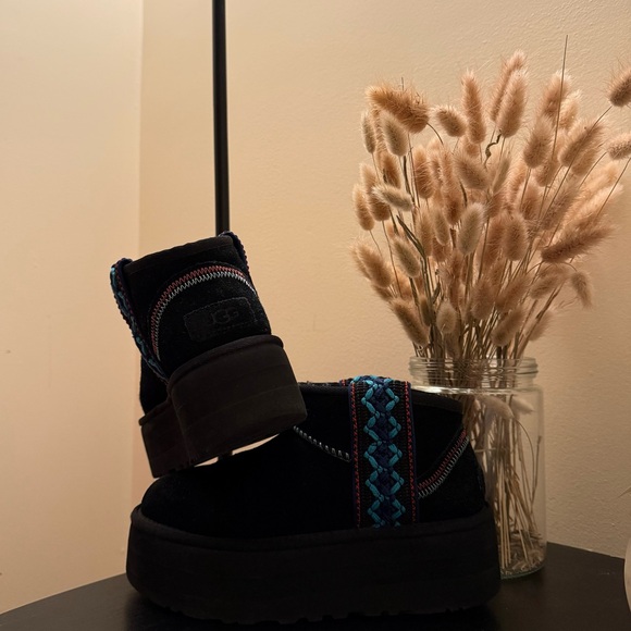 UGG PLATFORM BRAID PRINT - Picture 1 of 4